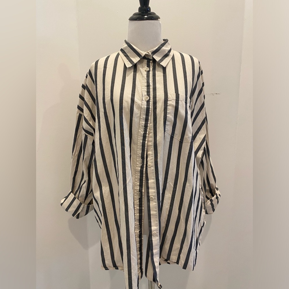 Cotton On | Oversized | Cotton long sleeve button down | Medium